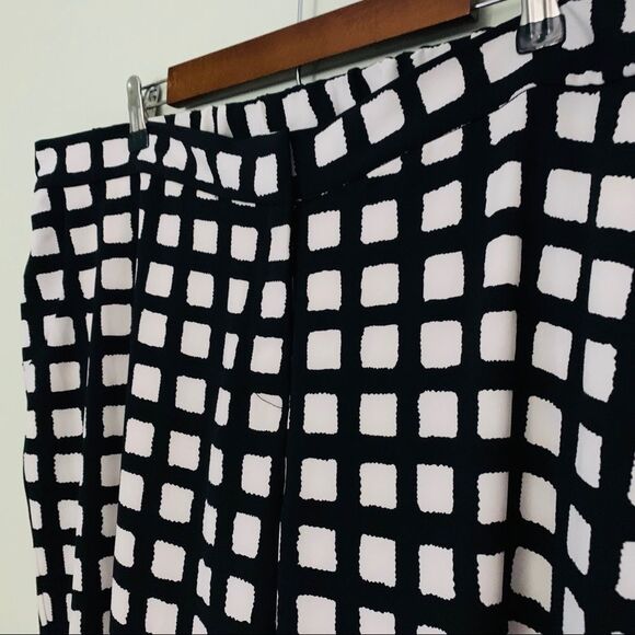 Lane Bryant Smooth Block Print Pant NWT Size 22/24 - Picture 4 of 5